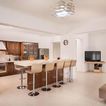 Villa Almyros 5 Bedroom Luxurious Close To The *