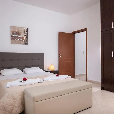 Almyros 5 Bedroom Luxurious Close To The