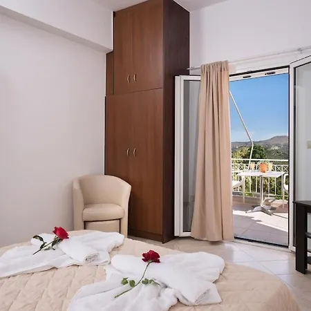 Almyros 5 Bedroom Luxurious Close To The *