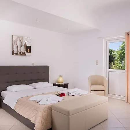 Almyros 5 Bedroom Luxurious Close To The Villa